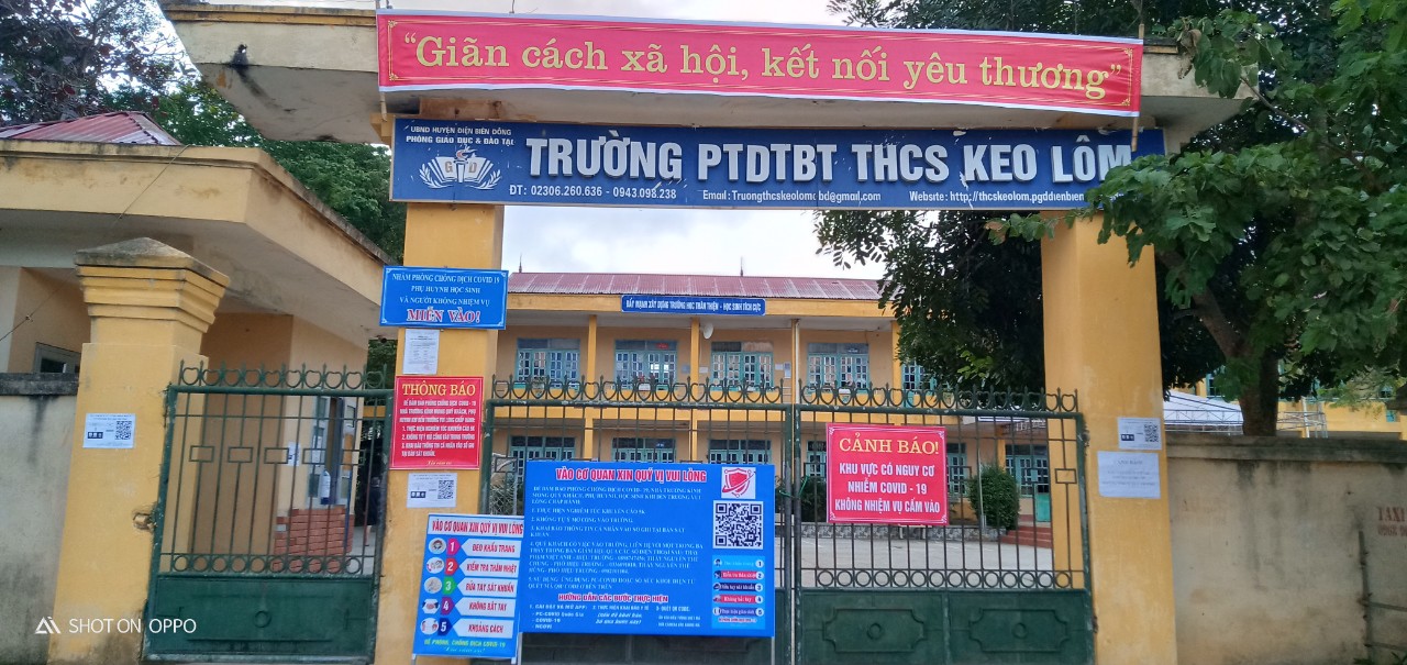 Trường PTDTBT-THCS Keo Lôm sử dụng ứng dụng PC Covid trong công tác phòng chống dịch.